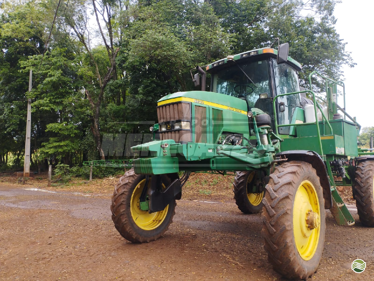 PULVERIZADOR JOHN DEERE JOHN DEERE 4700 Tração 4x4 Grupo Menegazzo CONSTANTINA RIO GRANDE DO SUL RS